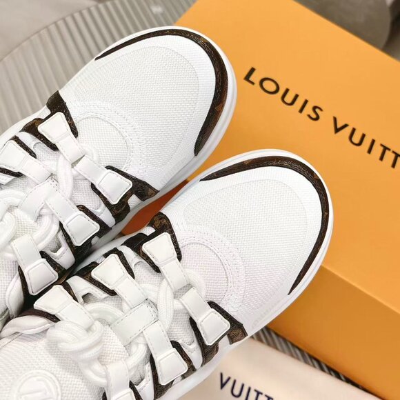 Louis Vuitton LV Archlight Monogram Sneaker - Picture 4 of 8